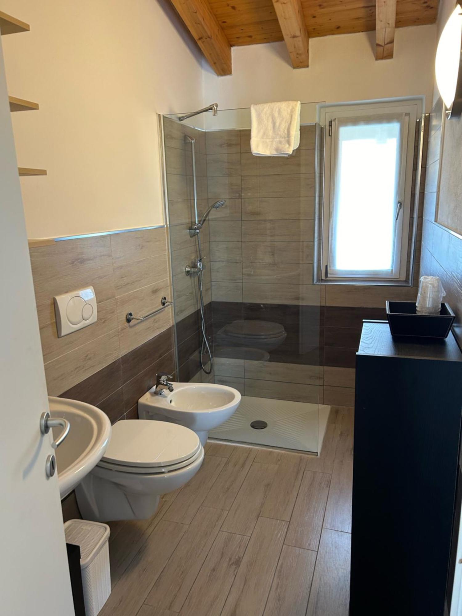 Menaggio Down Town Apartman Kültér fotó