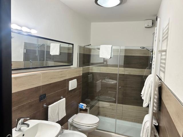 Menaggio Down Town Apartman Kültér fotó